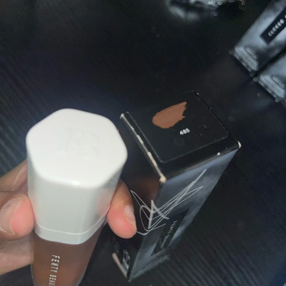 Fenty Beauty Soft Matte Liquid Foundation - Warm Beige